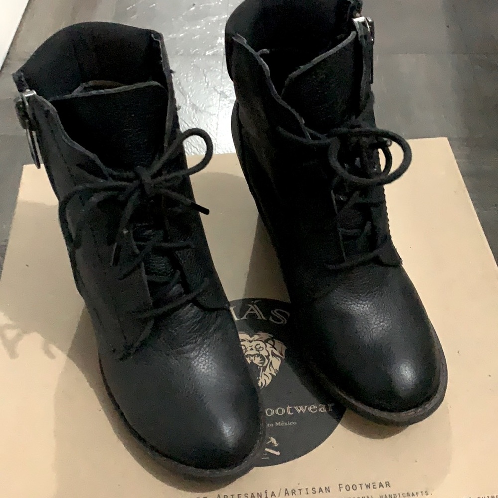 Combat zip up boots